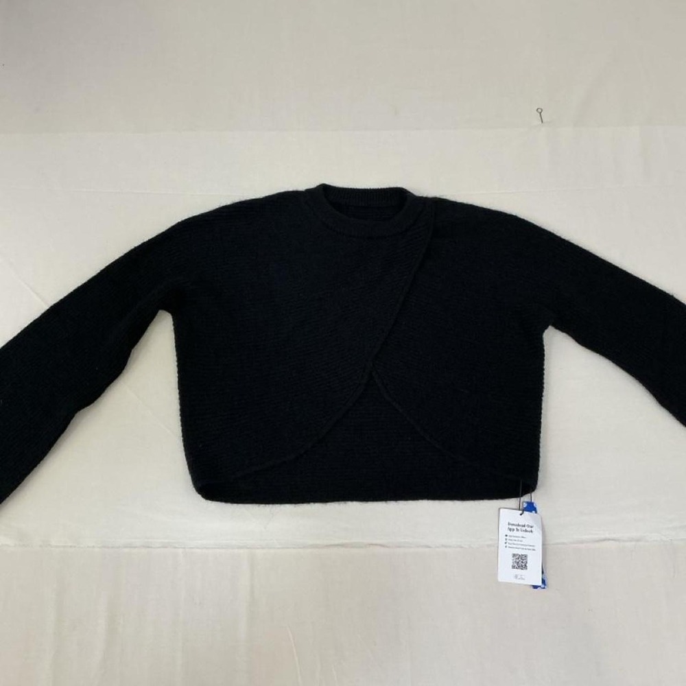 Brand new with tags! Chic black knit‎ crop sweater